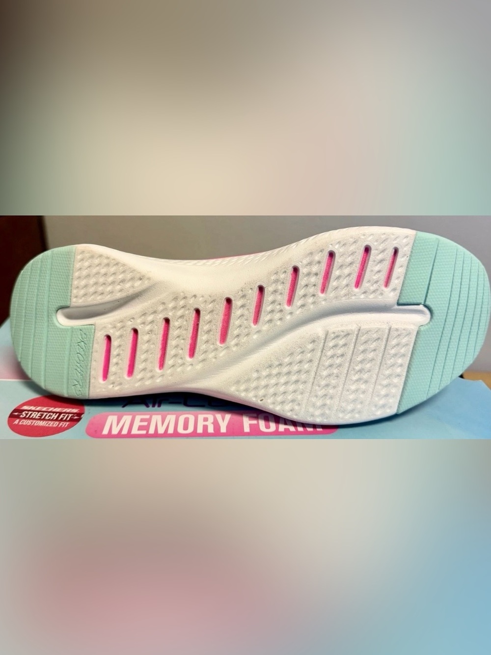 Skechers Stretch Fit Air Cooled Memory Foam Sneakers Women's Size 7 New in Box - Picture 8 of 15